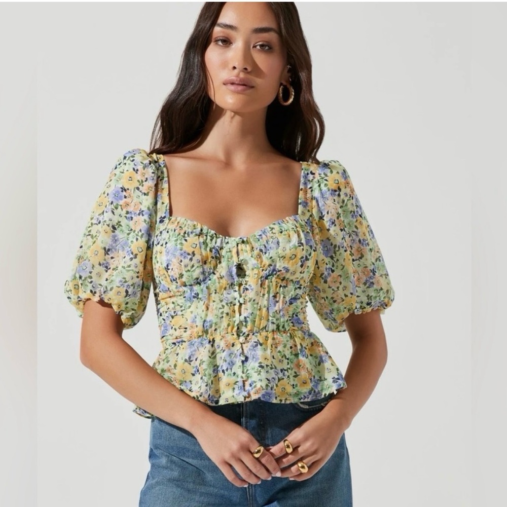 Astr Yellow Floral Puff-Sleeve Peplum Top